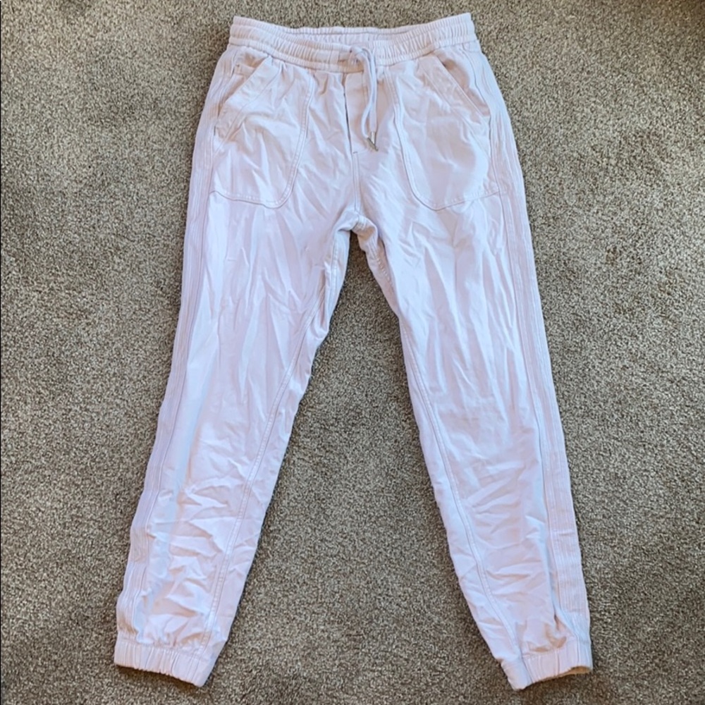 Athleta Farallon Joggers, in “birch grey”, size 6